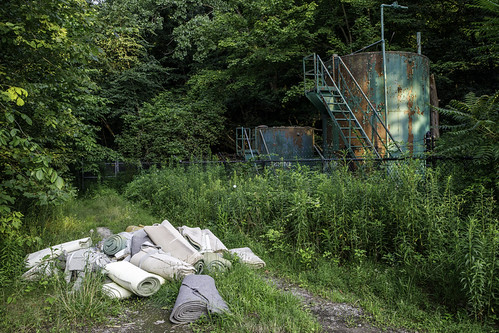 Flickr Well tanks - well #2471. Serviced by Protech Petroleum in Akron, Ohio. With illegally dumped carpet and carpet pad. Across from the City of Akron Water Reclamation Facility at 2460 Akron Peninsula Road, in Akron, Ohio. © Steven Rubin for Public Herald
Read the TENORM series: <a rel=